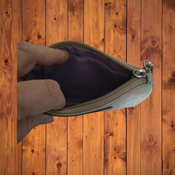 Coach Women's Poppy Pearl Metallic Gold Wristlet Purse With Hang Tag Logo - Picture 4 of 5